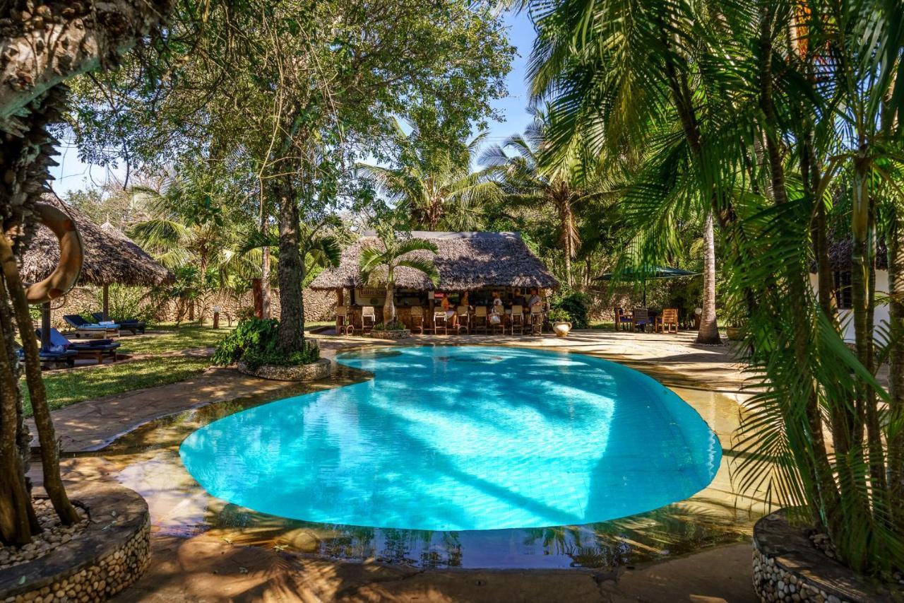 Diani Marine Divers Village Praia de Diani Exterior foto