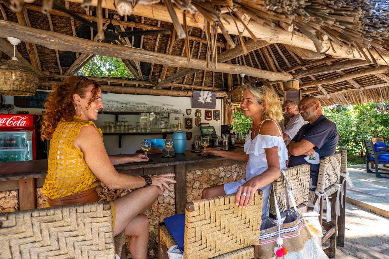 Diani Marine Divers Village Praia de Diani Exterior foto