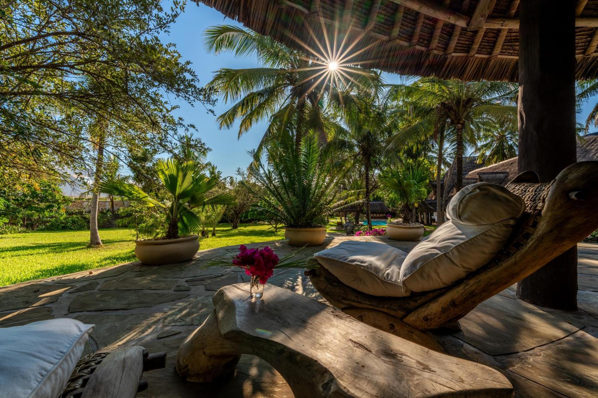 Diani Marine Divers Village Praia de Diani Exterior foto