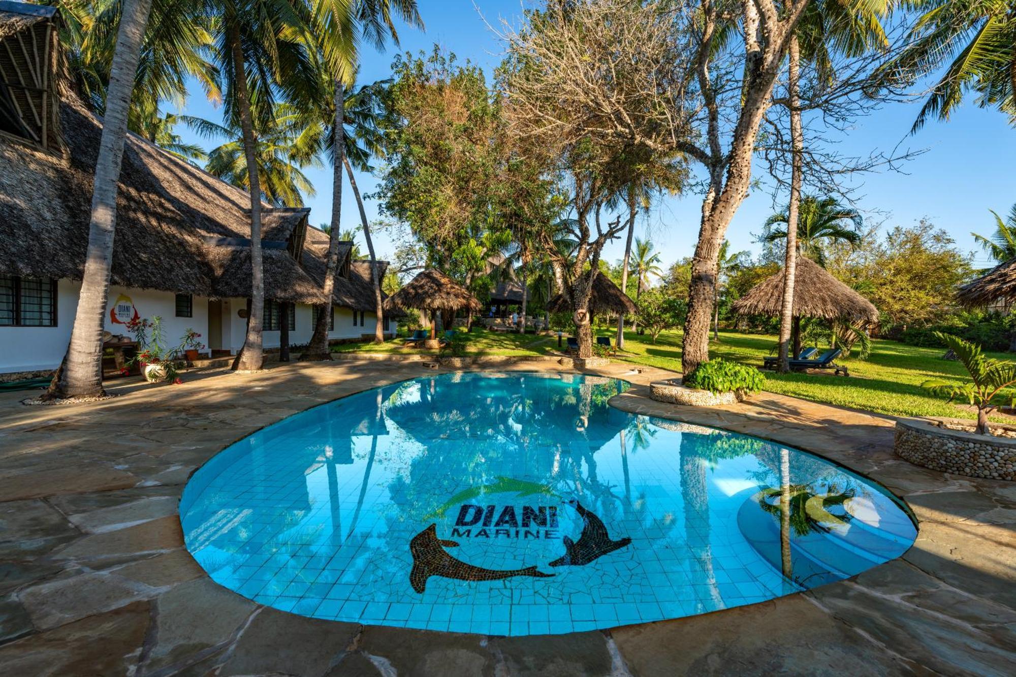 Diani Marine Divers Village Praia de Diani Exterior foto