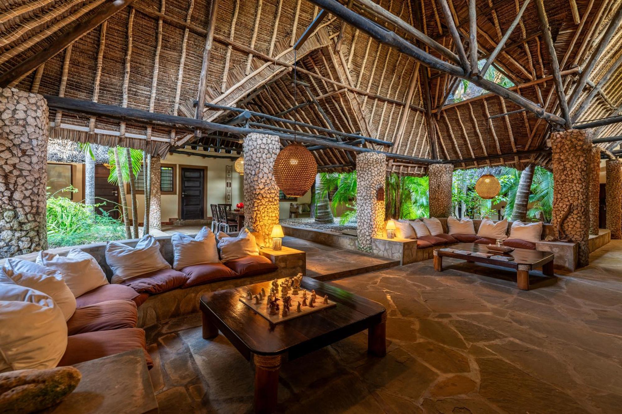 Diani Marine Divers Village Praia de Diani Exterior foto