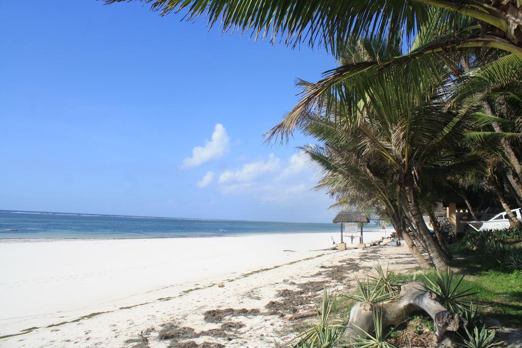 Diani Marine Divers Village Praia de Diani Exterior foto