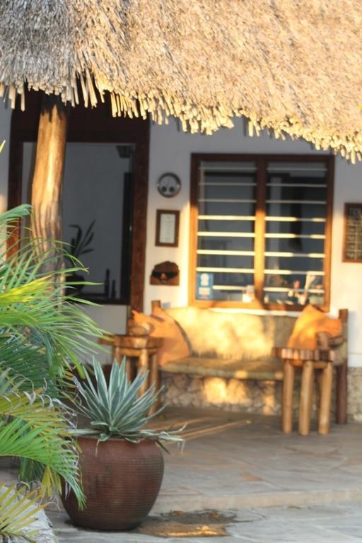 Diani Marine Divers Village Praia de Diani Exterior foto