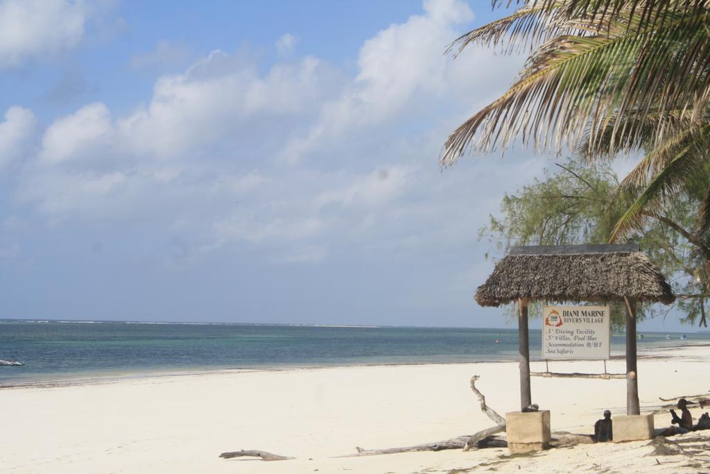Diani Marine Divers Village Praia de Diani Exterior foto